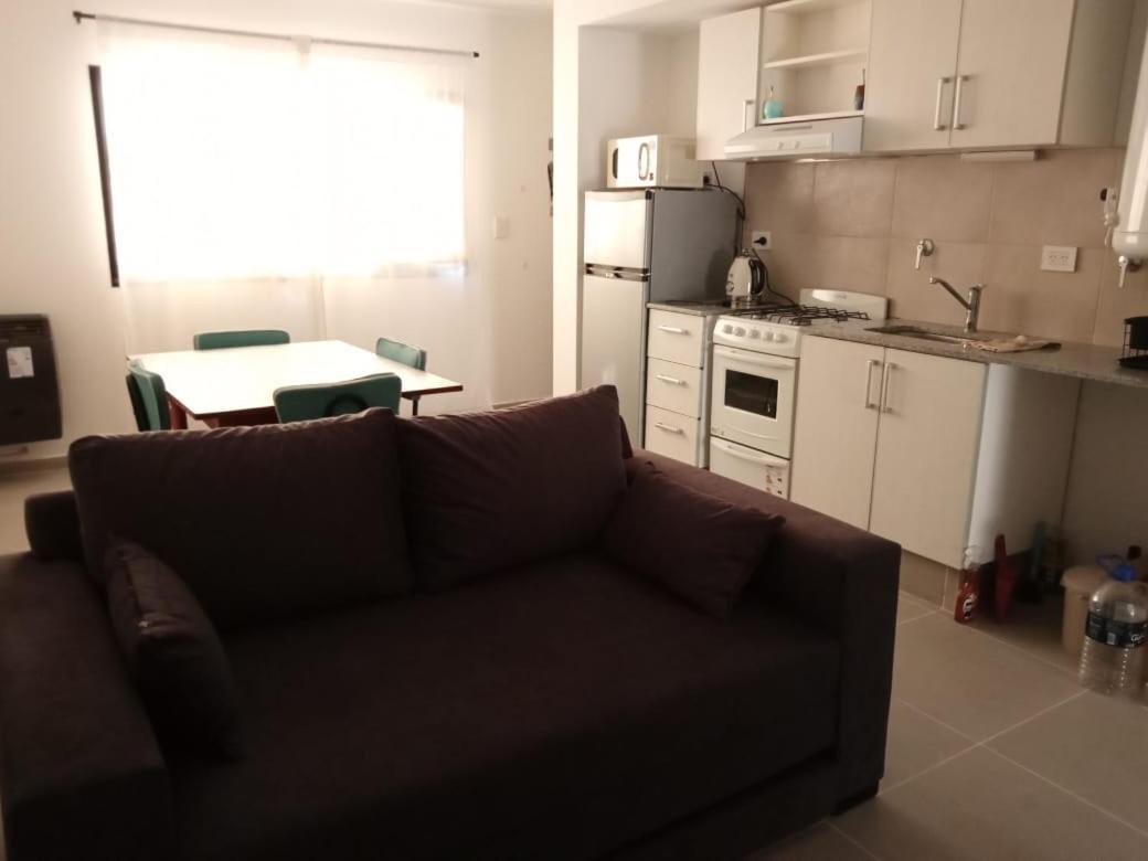 Departamento Calle Mendoza Albus -Acceso Rapido Ruta 22 General Roca Exterior foto