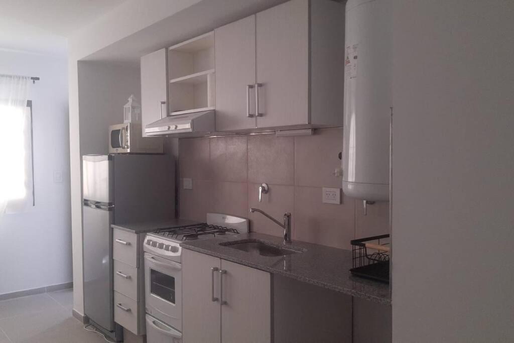 Departamento Calle Mendoza Albus -Acceso Rapido Ruta 22 General Roca Exterior foto
